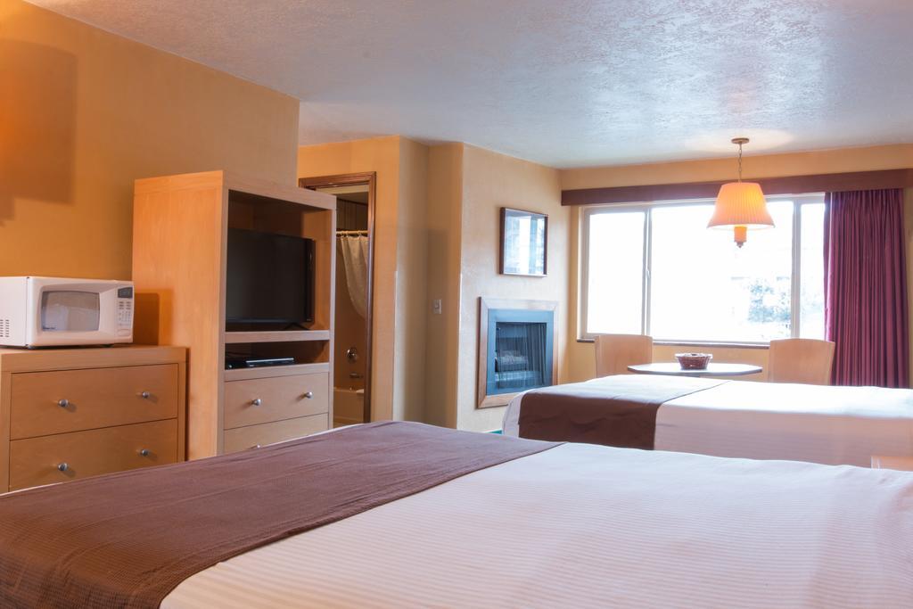 Hi Tide Oceanfront Inn Seaside Ngoại thất bức ảnh